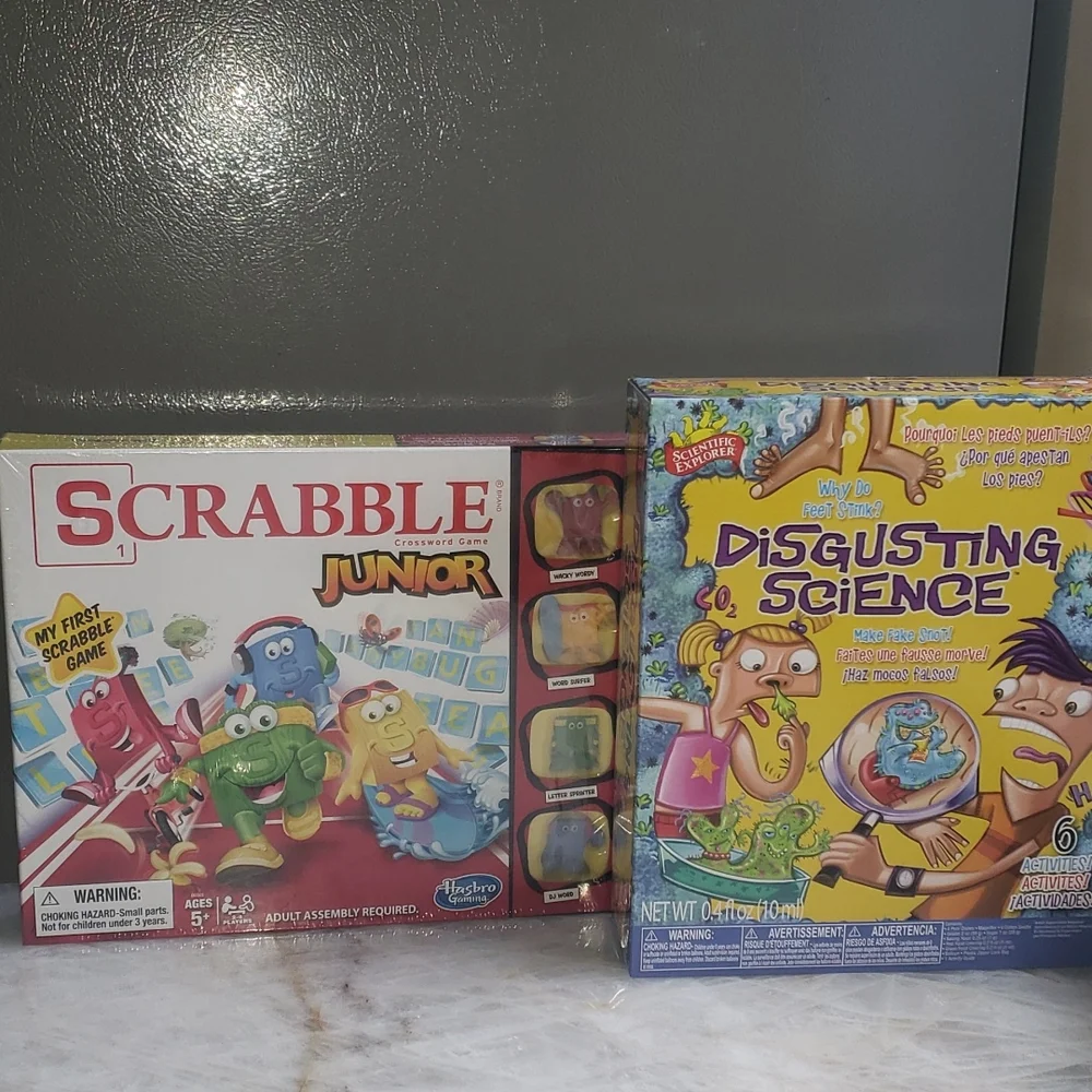 Scrabble Junior , Disgusting Science - Picture 1 of 6